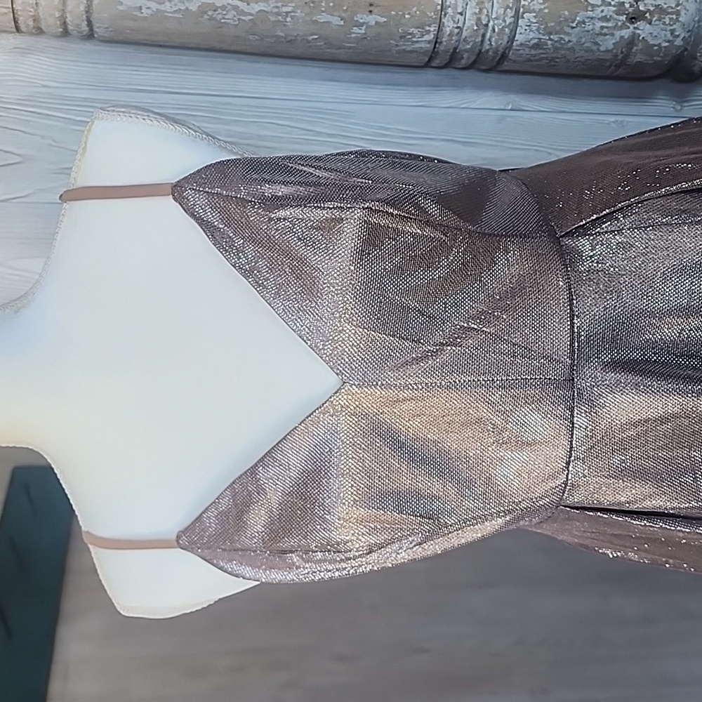 Lulu's Dress - Picture 3 of 5